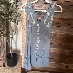 NWT Jessica Simpson blue v-neck lace dress size small